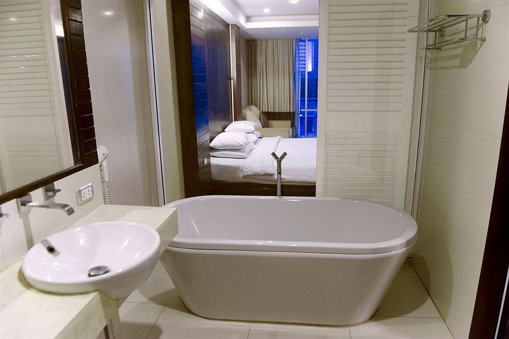 Vacio Suite Bangkok Buitenkant foto