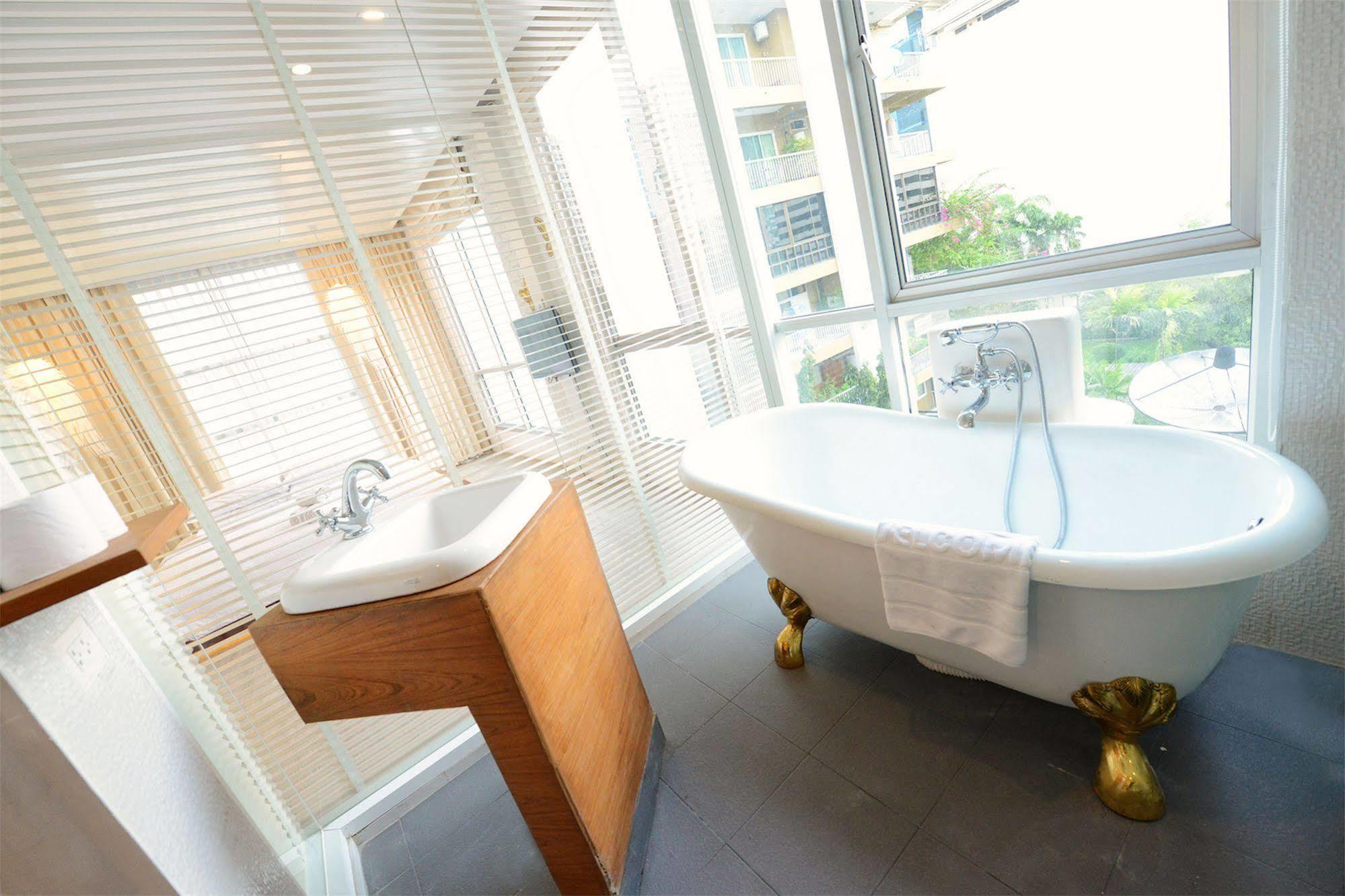 Vacio Suite Bangkok Buitenkant foto